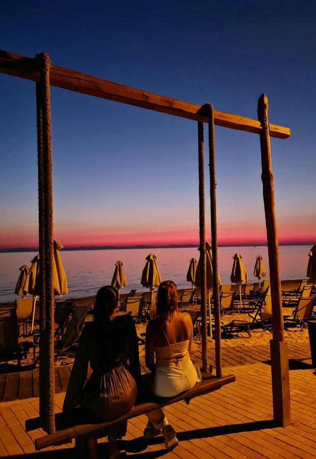 Hotel Golden Sun Néa Meságkala Buitenkant foto